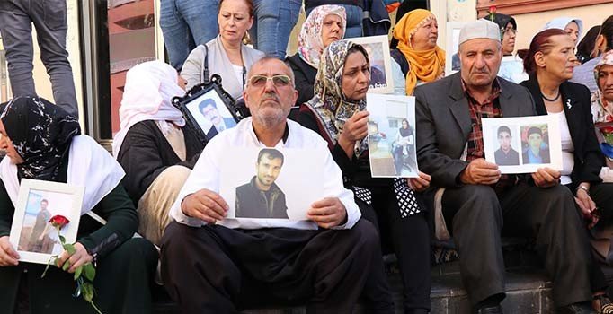 Diyarbakır annelerinin eylemine İran'dan 5 aile katıldı