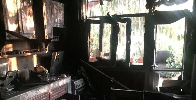 3 kişinin katilinin evini yaktılar