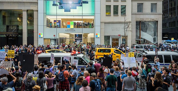 New York’ta Microsoft protestosu: 76 gözaltı