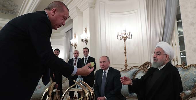Erdoğan'dan Putin ve Ruhani'ye Çankaya Köşkü'nde incir ikramı