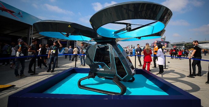 Yerli uçan araba "Cezeri" görücüye çıktı