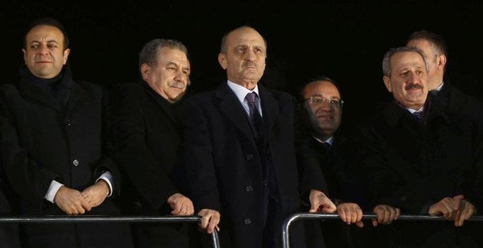 AYM : Dört eski bakanla ilgili haberlere getirilen yayın yasağı hak ihlalidir