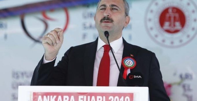 Bakan Gül: Aynı maklubeye kaşık sallayanlar bize FETÖ dersi vermesin