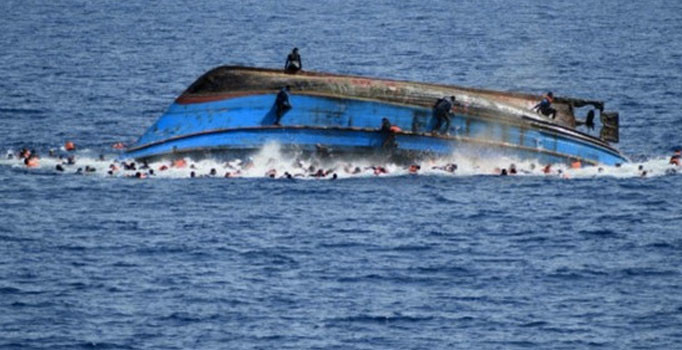 Libya açıklarında 700'e yakın göçmen boğuldu iddiası