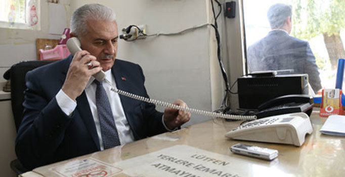 Başbakan Binali Yıldırım taksi durağını ziyaret etti