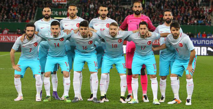 Türkiye ile Karadağ arasında oynanacak maçın ilk 11'leri belli oldu