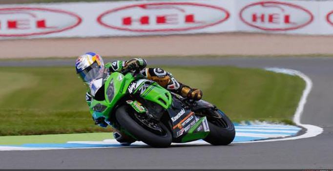 Kenan Sofuoğlu 7. yarışta birinci oldu