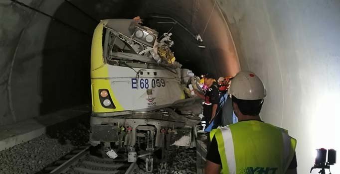 Bilecik'te kılavuz tren faciası : 2 ölü
