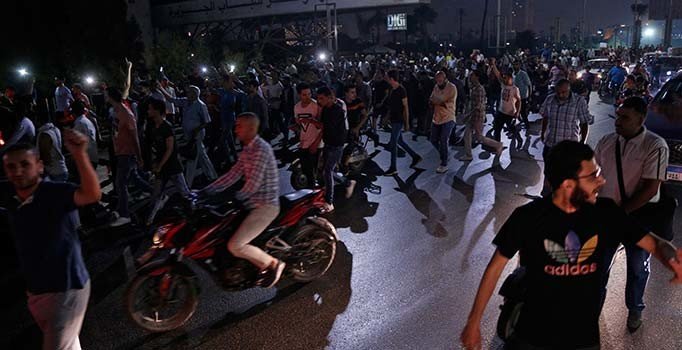Mısır'da Sisi karşıtı dalga: 'Tahrir' etiketi 1 milyonu aştı