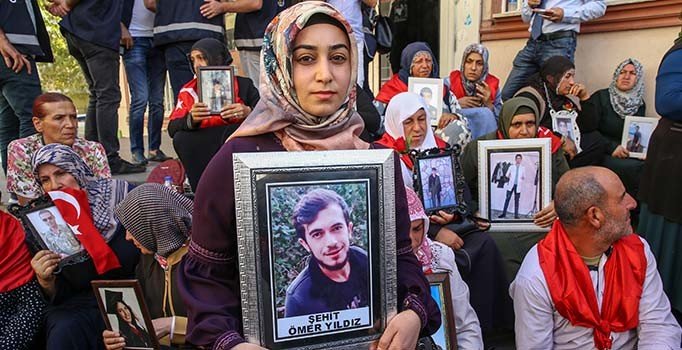 Kulp'taki şehit annelerinden Diyarbakır annelerine destek