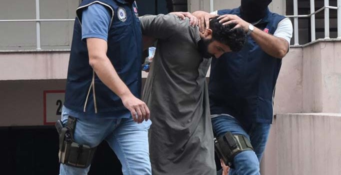 Adana'daki DEAŞ operasyonunda bir kişi tutuklandı, 5 kişi sınır dışı edildi