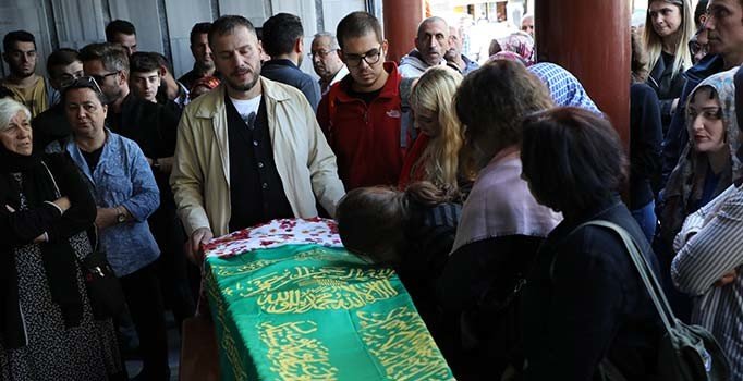 Kanserle mücadelenin simgesi Neslican Tay'a son veda