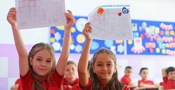 MEB, başarının şifrelerini araştırdı: Fen bilimleri şaşırdı, Türkçe sorgulattı