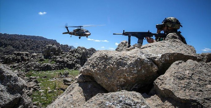 Hakkari'de hava destekli operasyon: 7 terörist etkisiz