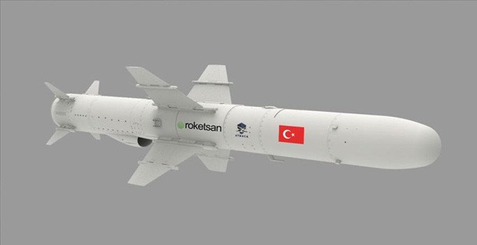 Türkiye'nin ilk deniz füzesi Atmaca hedefi tam 12'den vurdu