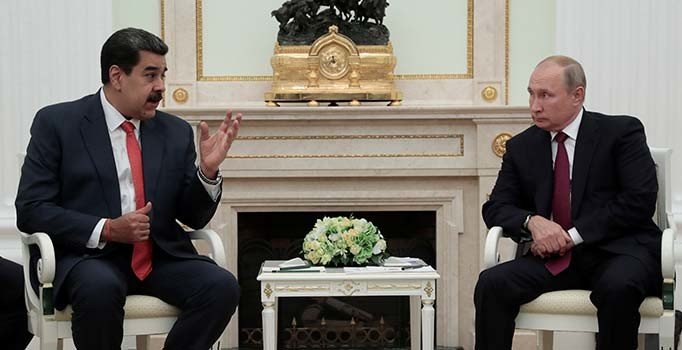 Putin, Maduro'yla Kremlin'de görüştü