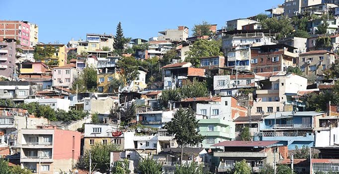 İzmir'in Bornova ilçesi için heyelan uyarısı
