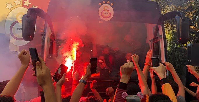 Galatasaray derbi için yola çıktı