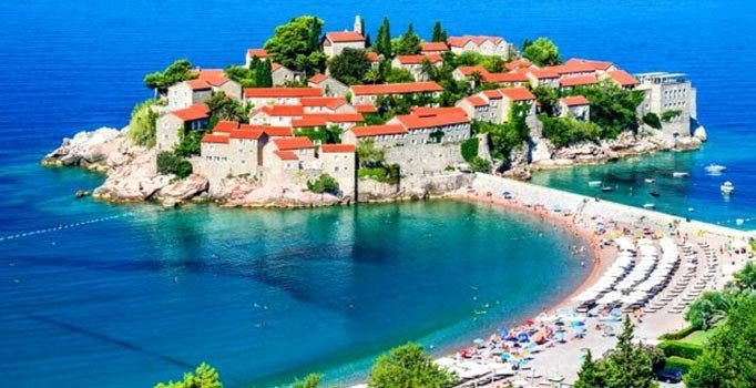 Türkler Karadağ’da ‘ev’lendi