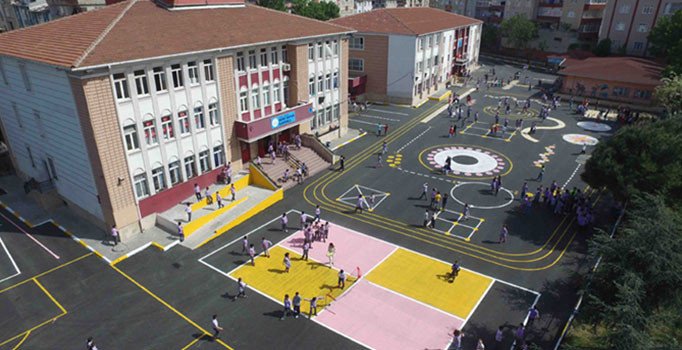 İstanbul'daki depremde hasar gören 29 okul tatil edildi