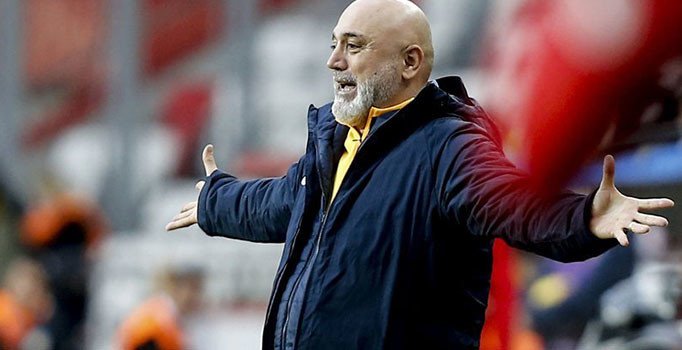 Kayserispor'da Hikmet Karaman ile yollar ayrıldı