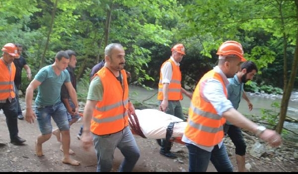 İtalyan eğitimci Alessandro Angelucci doğa gezisinde kayalıklardan düşerek hayatını kaybetti