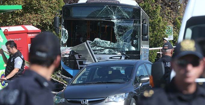 Ankara'da halk otobüsü durağa daldı: 4 ölü, 10 yaralı