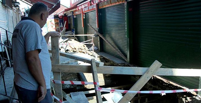 Ortaköy'deki ünlü kumpirciler kepenk indirdi