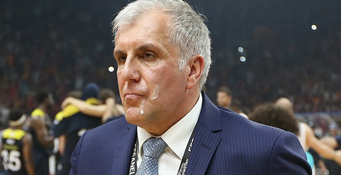 Obradovic'in yüzüne tükürüldü mü yoksa ayran mı fırlatıldı?