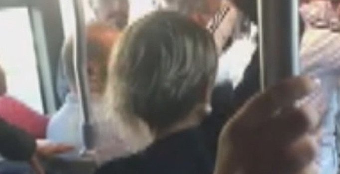 Metrobüsteki kavga kamerada