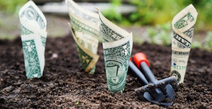 Dolar/TL kuru haftaya 5,76 seviyesinde başladı