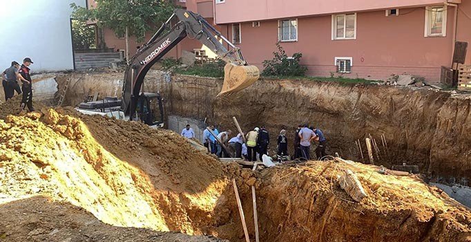 Sultanbeyli'de inşaatta çökme