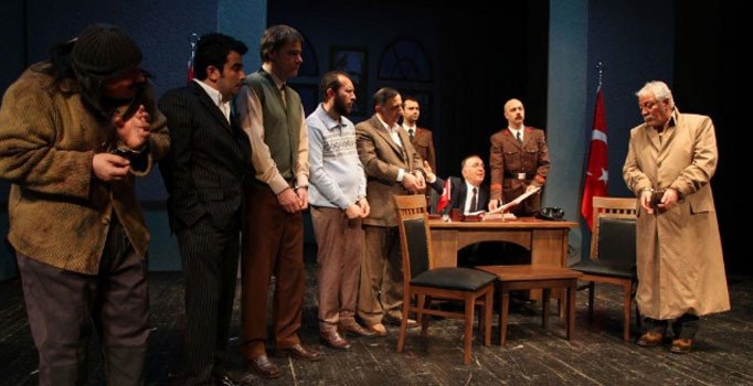 Mesele sadece üç yazar ve üç oyun mu?