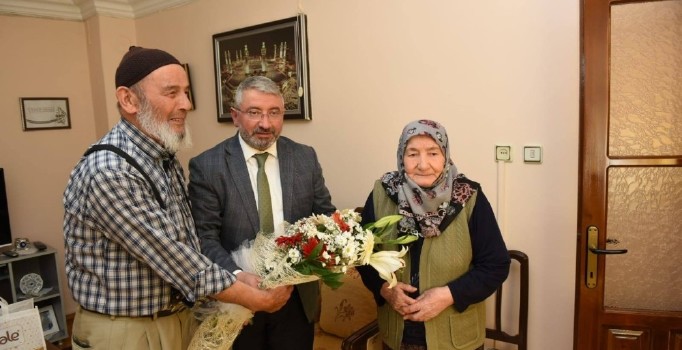 Dünya yaşlılar günü’nde anlamlı ziyaret