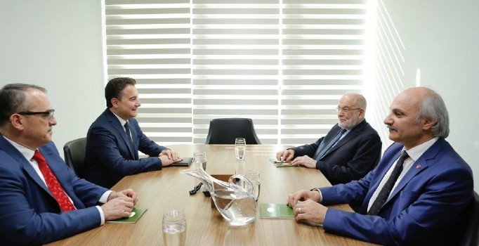 Karamollaoğlu ile Babacan, 1 saat 45 dakika görüştü