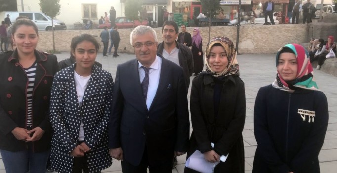 Başkan Ahmet Dölekli’den, eğitime ücretsiz kart desteği