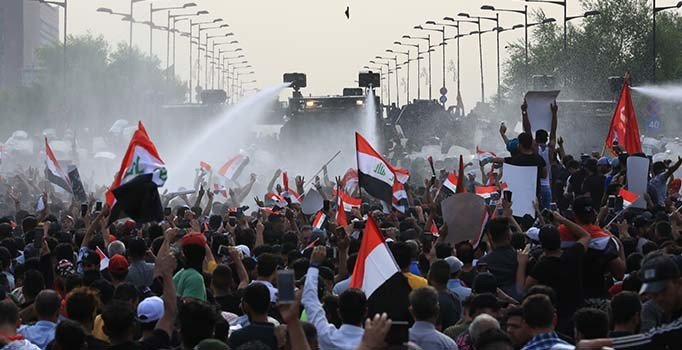 Irak'taki kanlı gösterilere inceleme