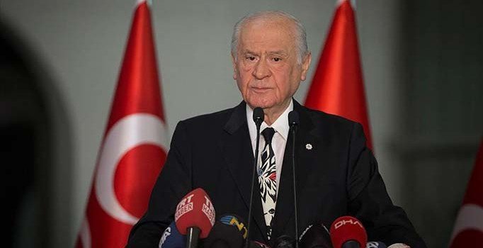 Bahçeli'den Haluk Bilginer'e 'Emmy' tebriği