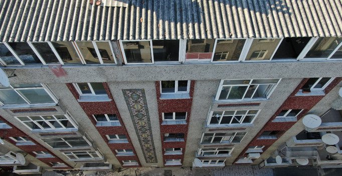 Avcılar'da 'ağır hasarlı' binaya 20 yıl sonra tahliye