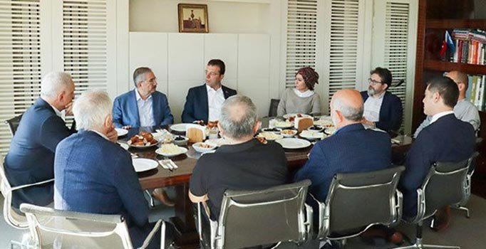 'Babam üç günde bir arayıp depremi soruyor'