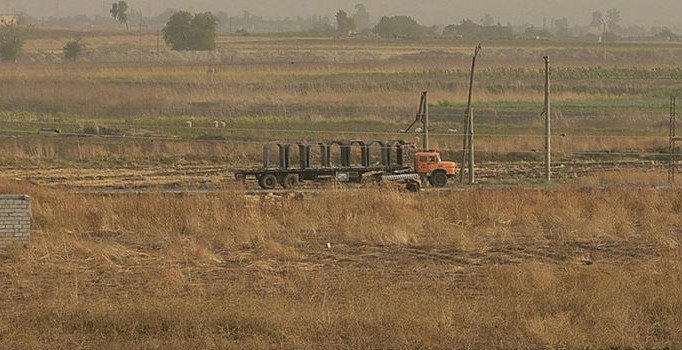 Terör örgütü PKK/YPG'den sınır hattına beton blok sevkiyatı