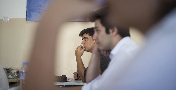 MEB'den destekleme kurslara bin 500 soruluk kaynak