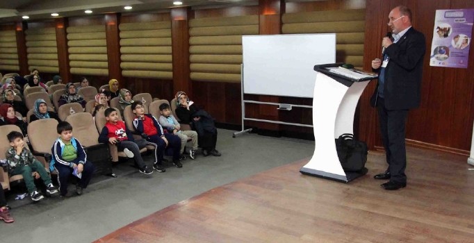 Veliler kuduz hastalığı konusunda bilgilendirildi