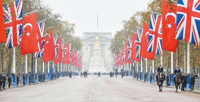 İşçi Partisi antisemitizm, Muhafazakar Parti İslamofobiyle suçlandı