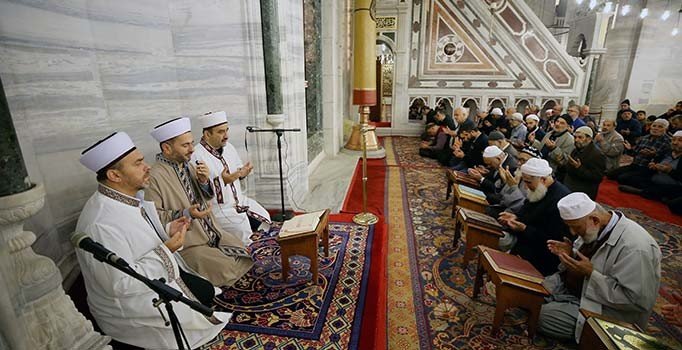 Camilerde Mehmetçik için 'zafer' duası