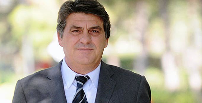 Serdal Adalı listesini teslim etti