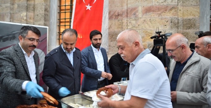 Yürekler Mehmetçik için atıyor