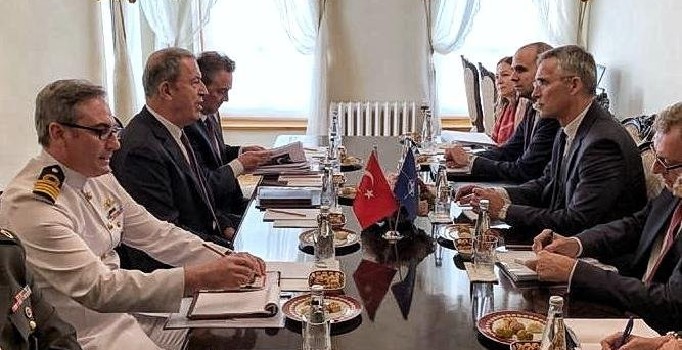 Bakan Akar, NATO Genel Sekreteri Stoltenberg ile görüştü