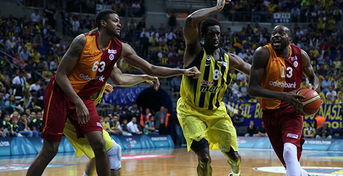 Galatasaray Odeabank Abdi İpekçi'de Fenerbahçe'yi ağırlıyor