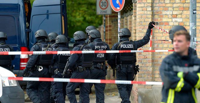 İkinci hedefi Müslümanlar ve Türklerdi